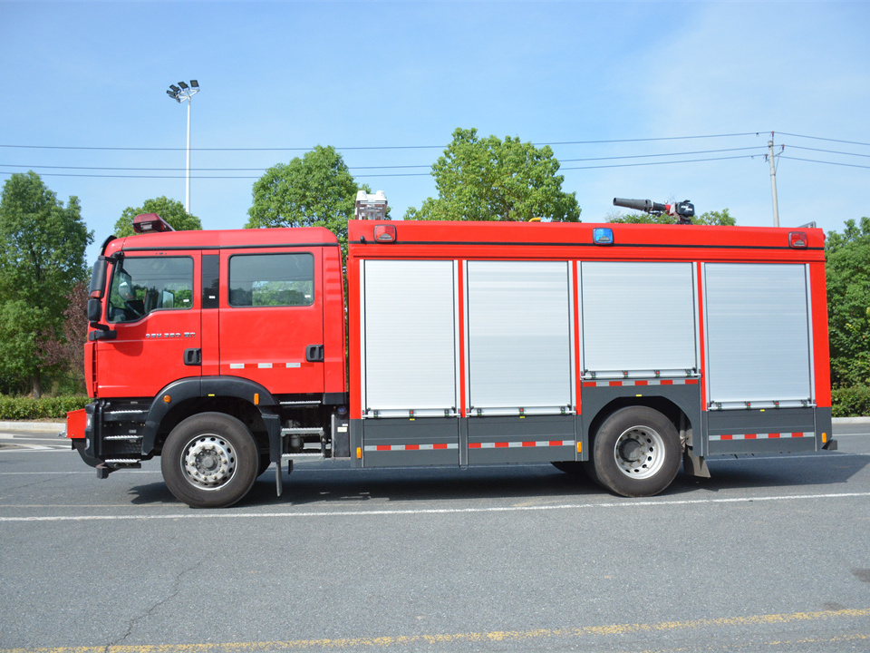 JDF5180GXFAP55/Z6壓縮空氣泡沫消防車(5.6噸)圖片